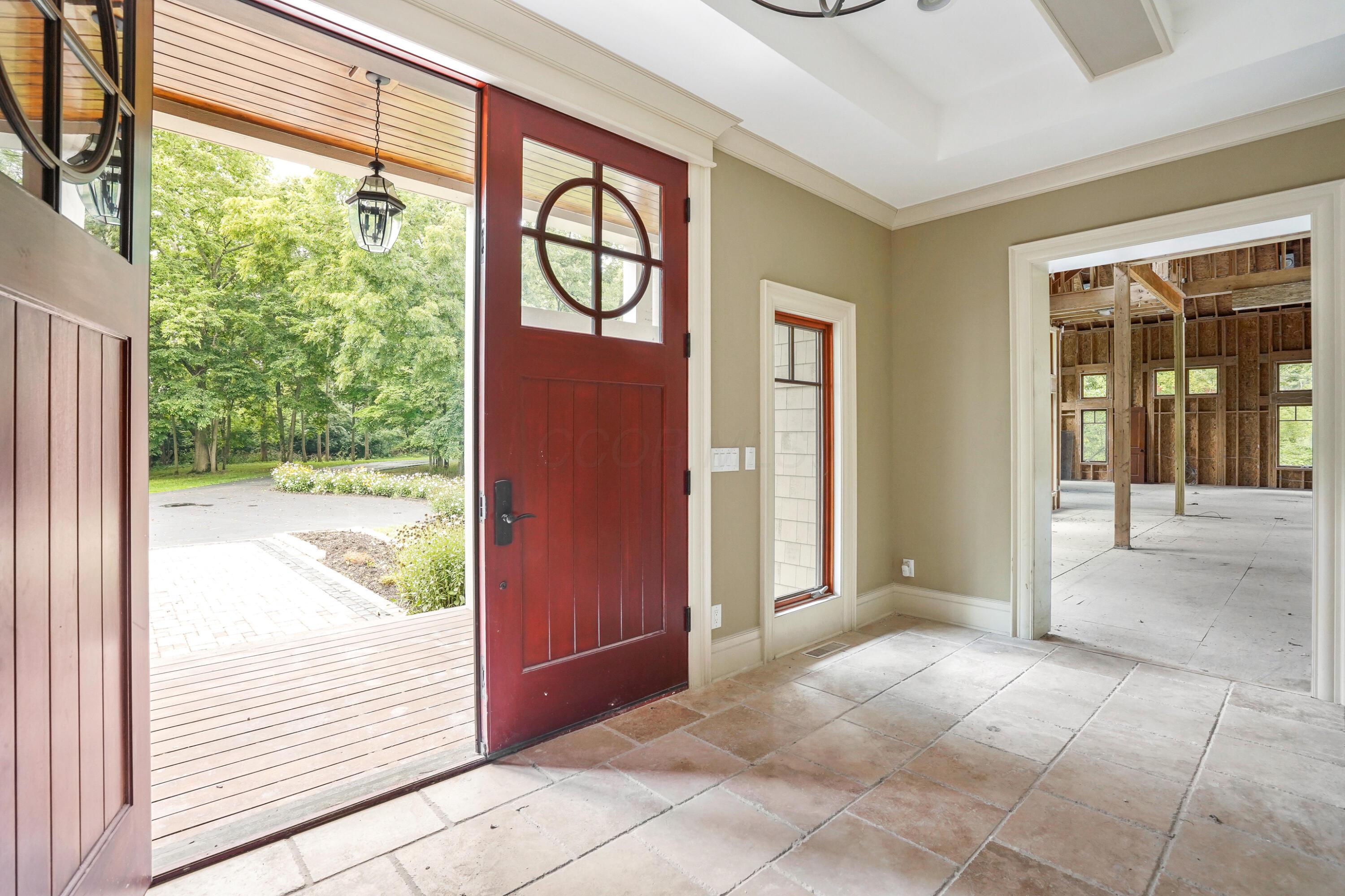 8108 Harriott Road Dublin, OH 43017 - Photo 14 of 71 Entry area