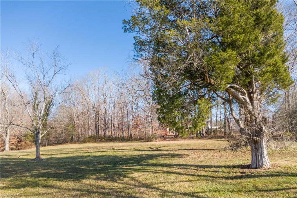 5102 Vogler Road Pfafftown, NC 27040 - Photo 4 of 36 Gallery Image 4