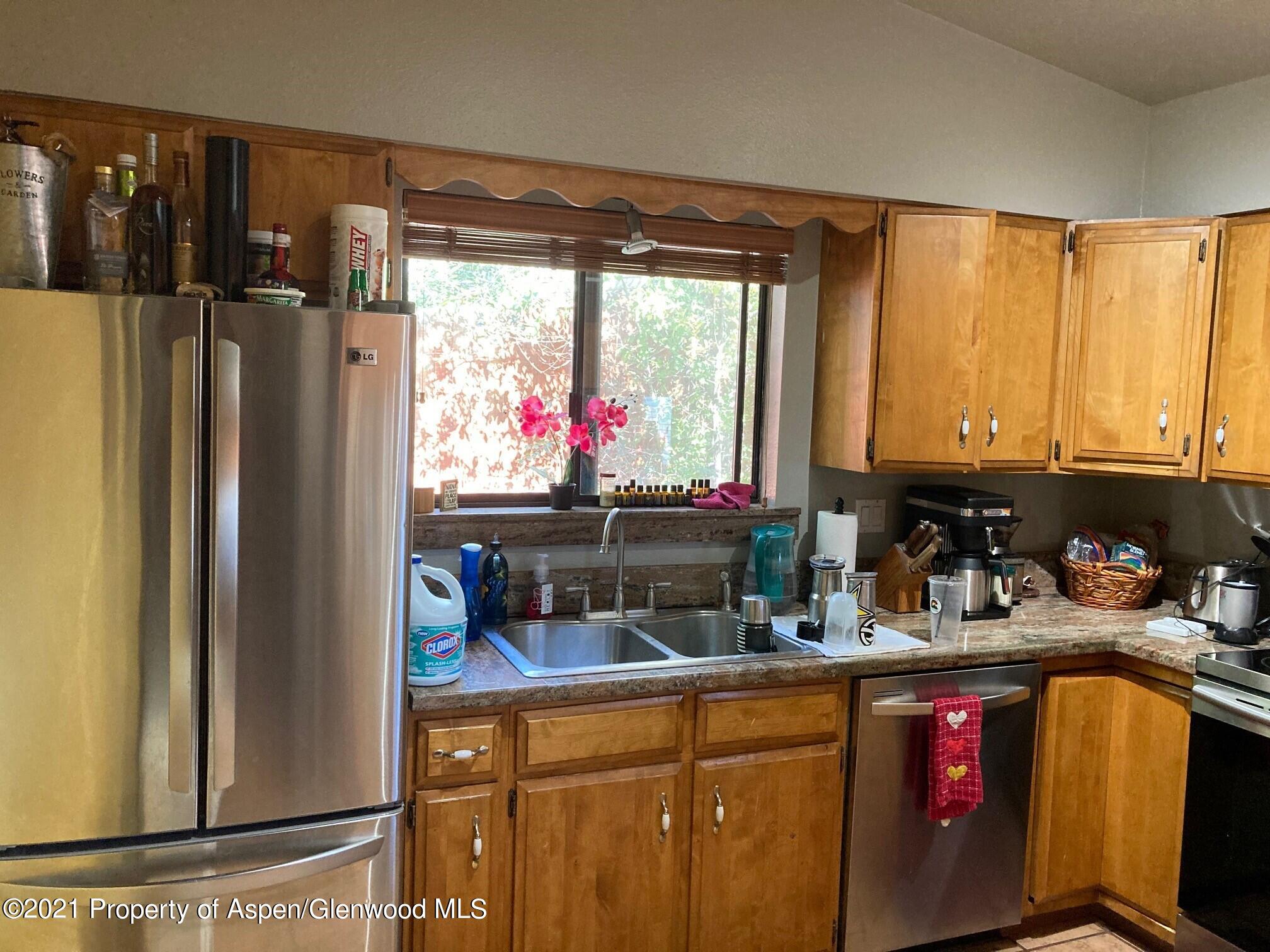 825 Cactus Court Rifle, CO 81650 - Photo 11 of 15 11 kitchen