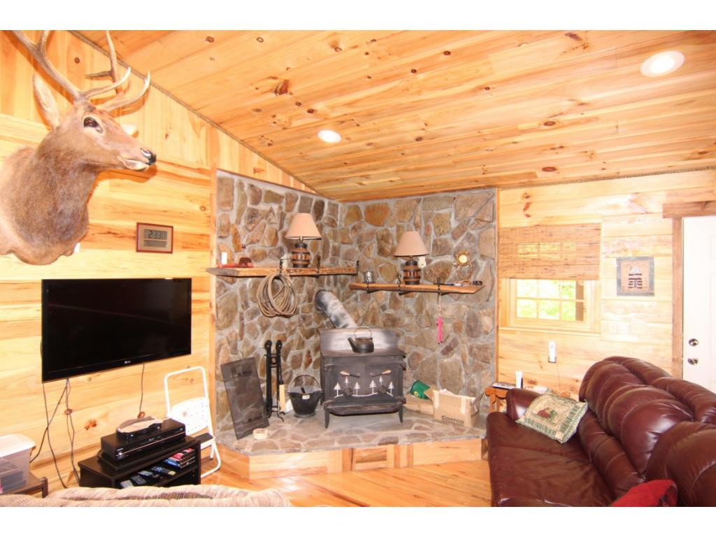 1080 Heaton Branch Road Butler, TN 37640 - Photo 4 of 35 Photo 4