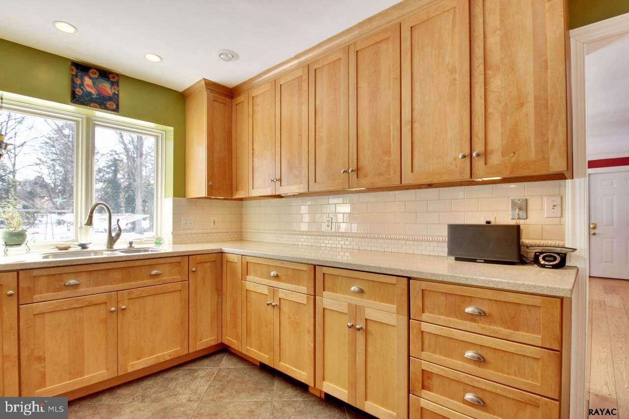 827 McCosh Street Hanover, PA 17331 - Photo 6 of 23 Gallery Image 6