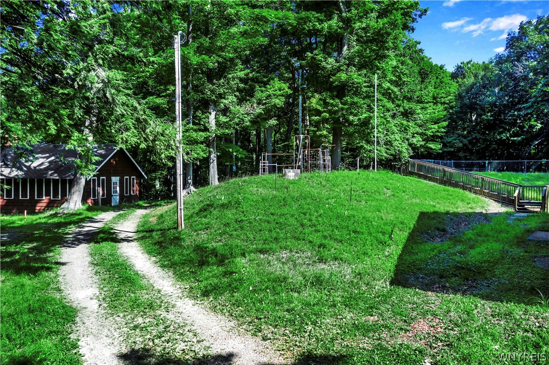8462 Lake Shore Road Evans, NY 14006 - Photo 15 of 34