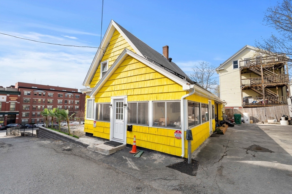 129 High Street Clinton, MA 01510 - Photo 13 of 23