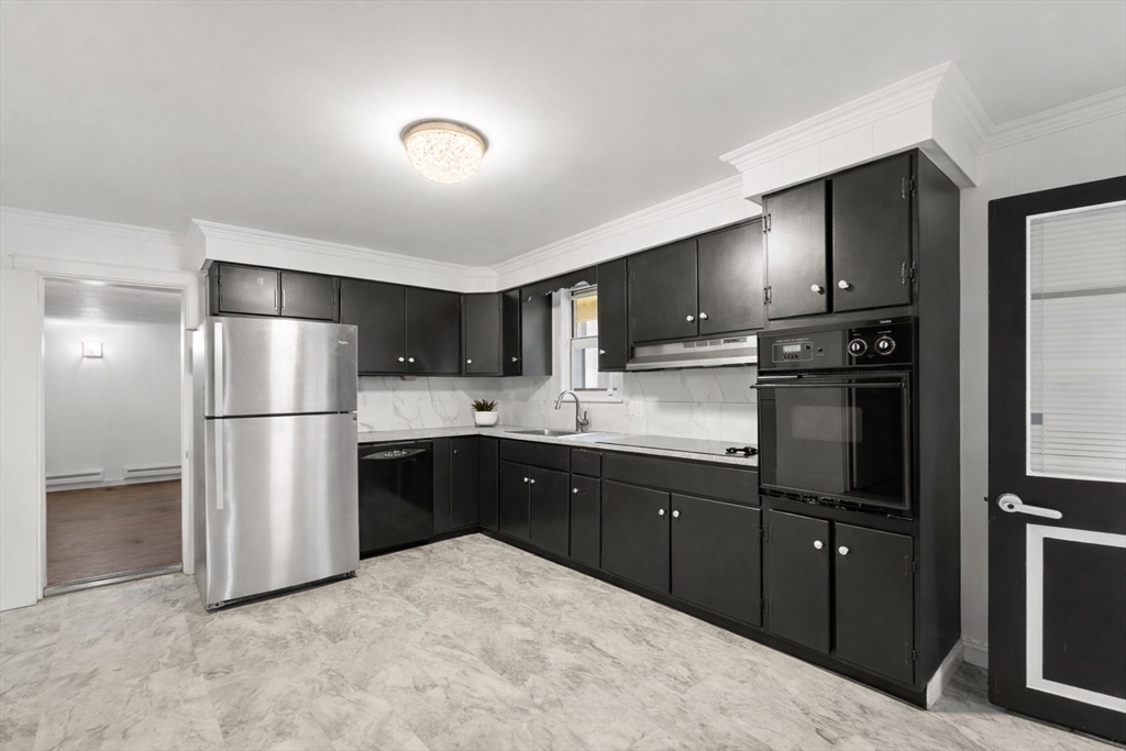 129 High Street Clinton, MA 01510 - Photo 5 of 23