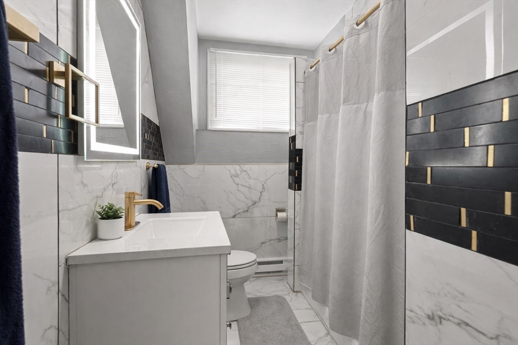 129 High Street Clinton, MA 01510 - Photo 8 of 23