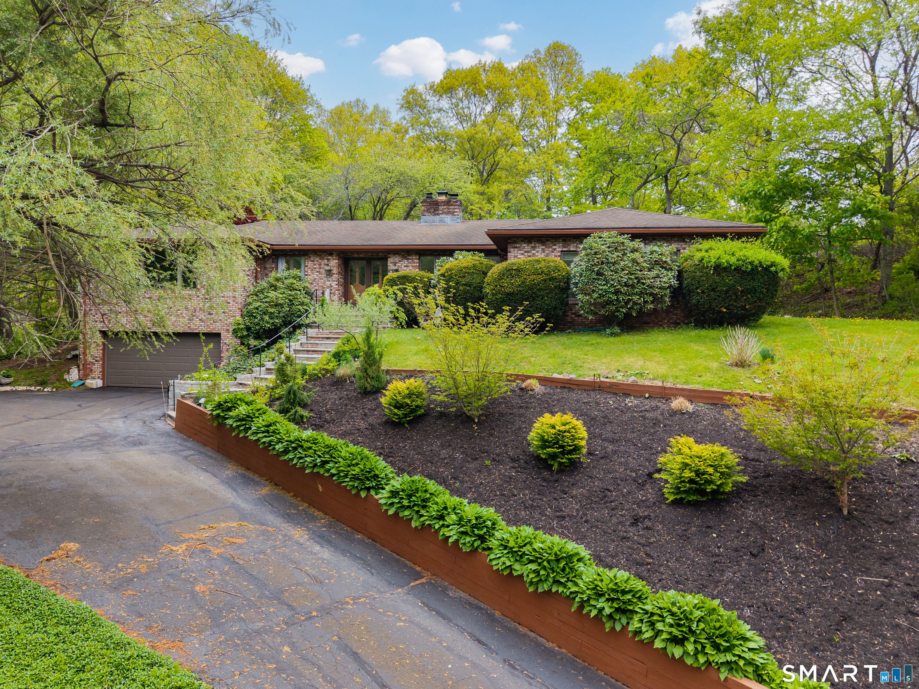 975 Main Street Hamden, CT 06514 - Photo 1 of 40