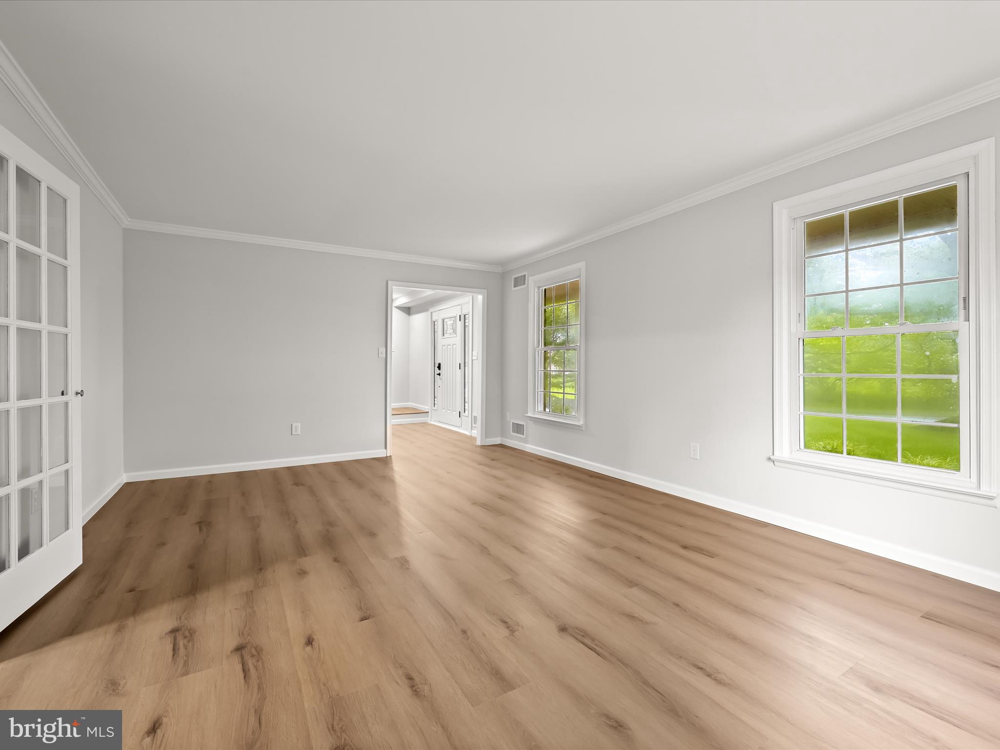 8018 Martown Road Laurel, MD 20723 - Photo 14 of 64 Living room