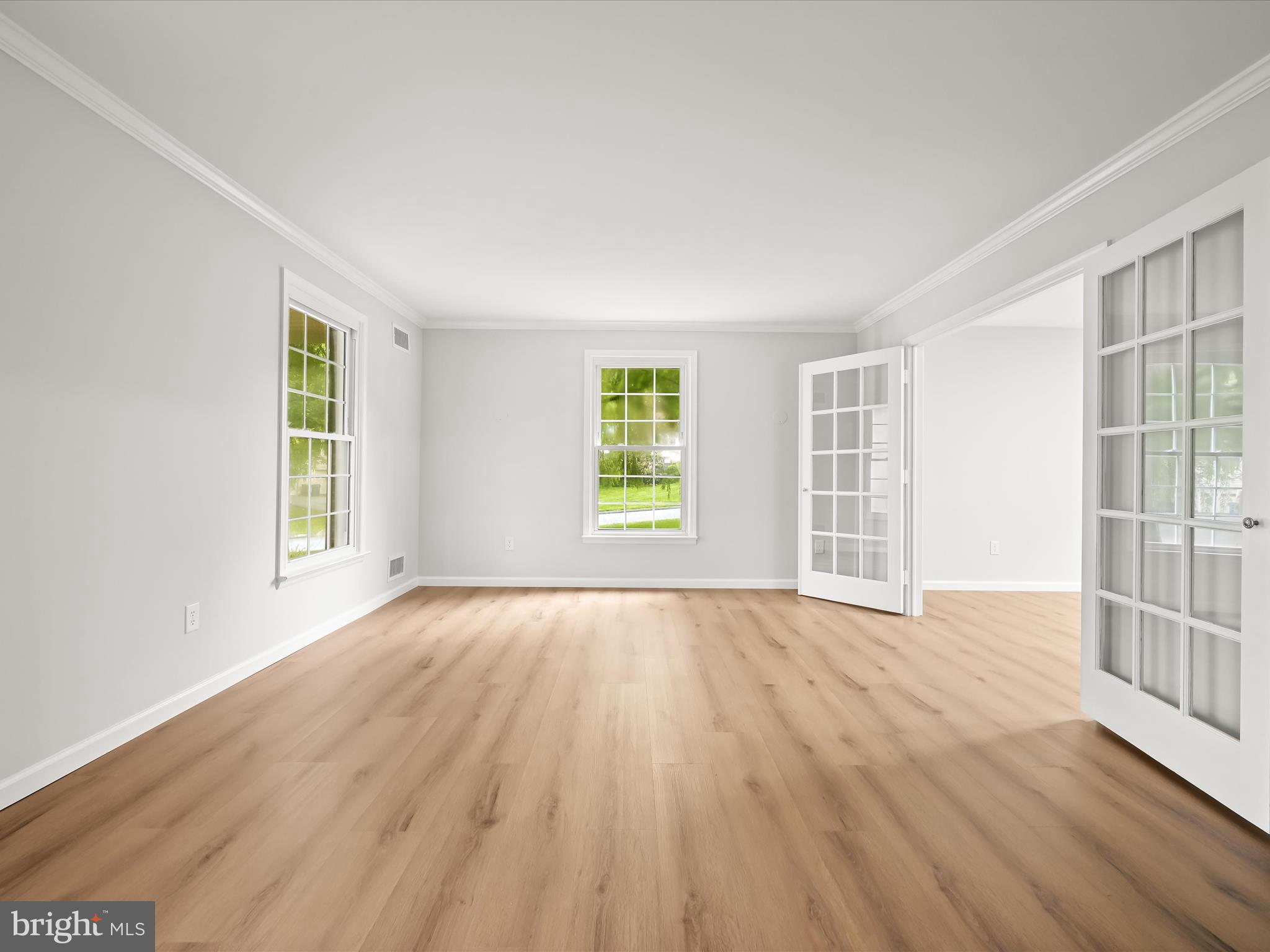 8018 Martown Road Laurel, MD 20723 - Photo 15 of 64 Living room