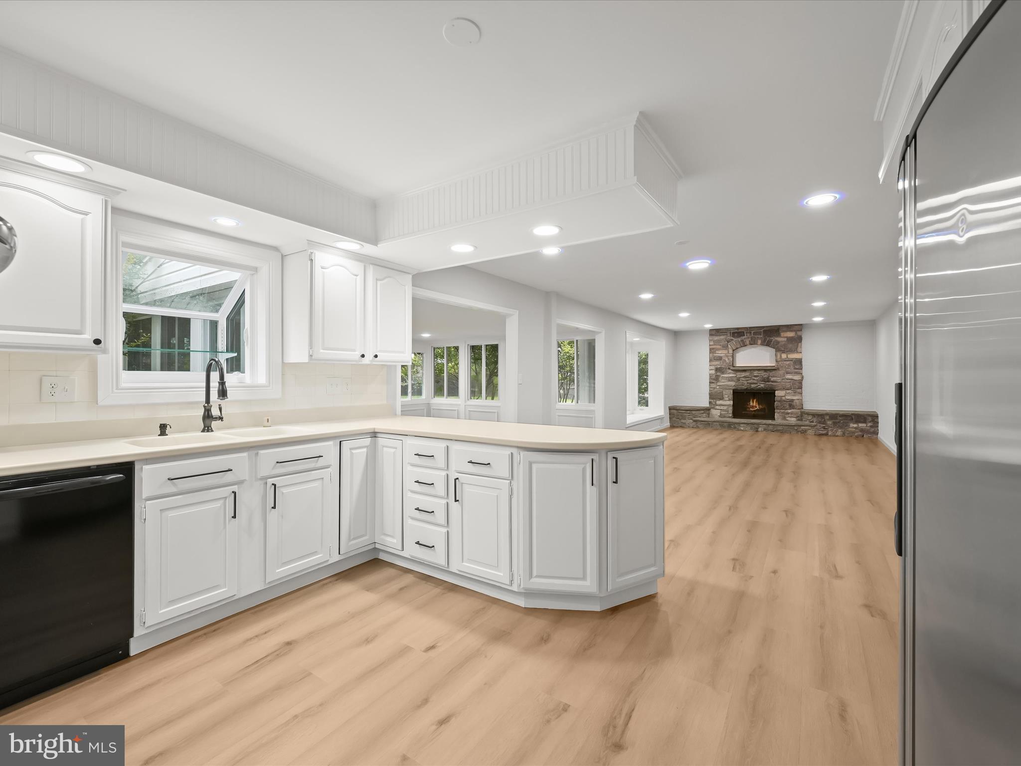 8018 Martown Road Laurel, MD 20723 - Photo 21 of 64 Kitchen & family room