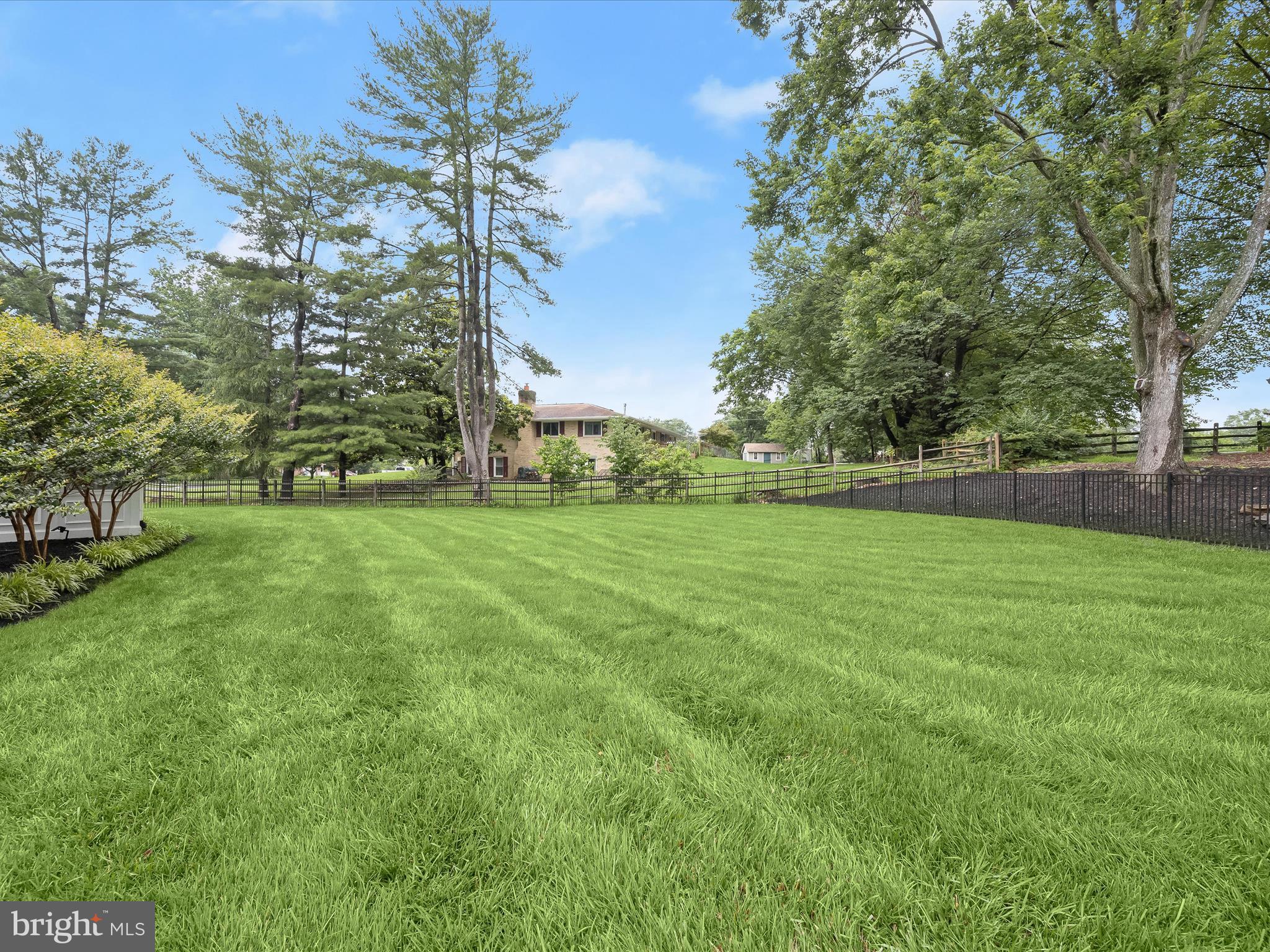 8018 Martown Road Laurel, MD 20723 - Photo 54 of 64 LongFence yard