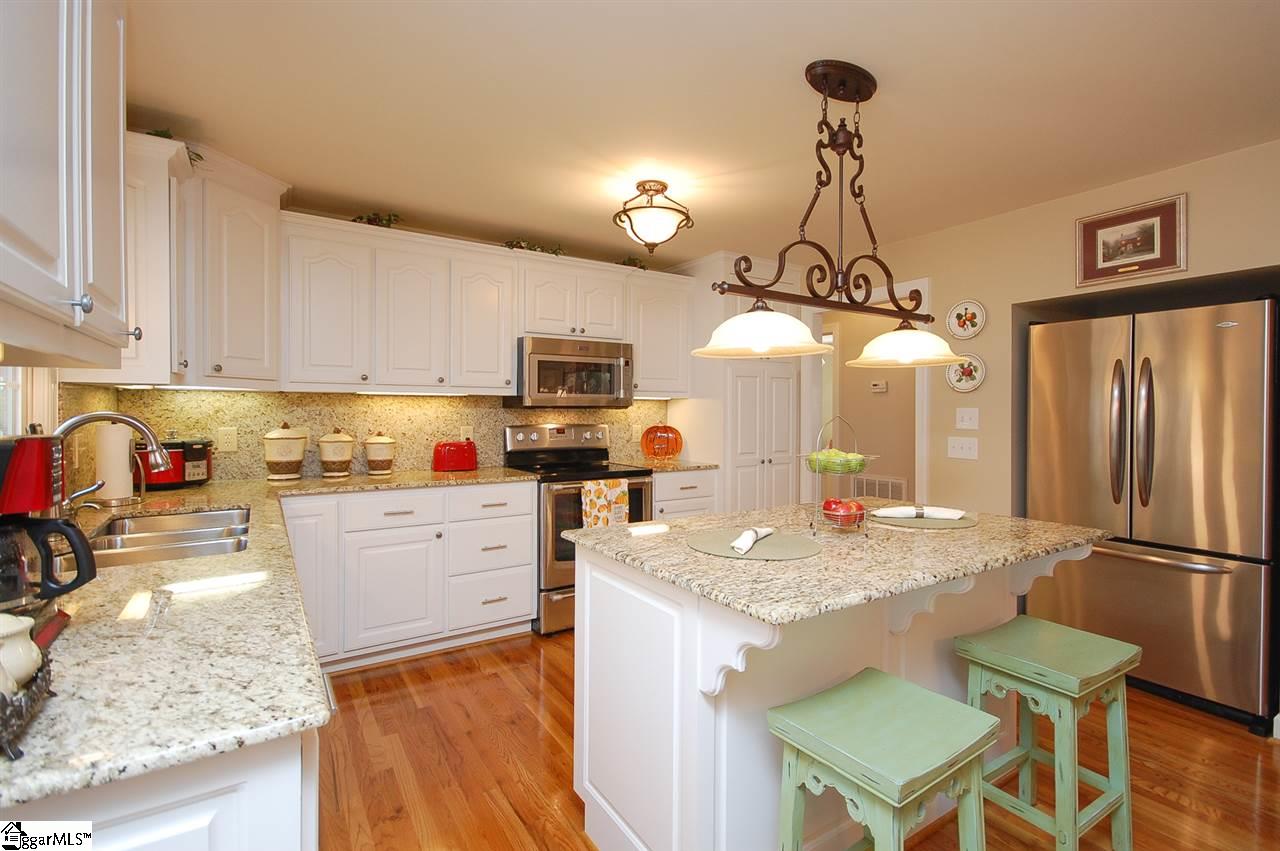 495 Woodside Road Simpsonville, SC 29680 - Photo 3 of 36