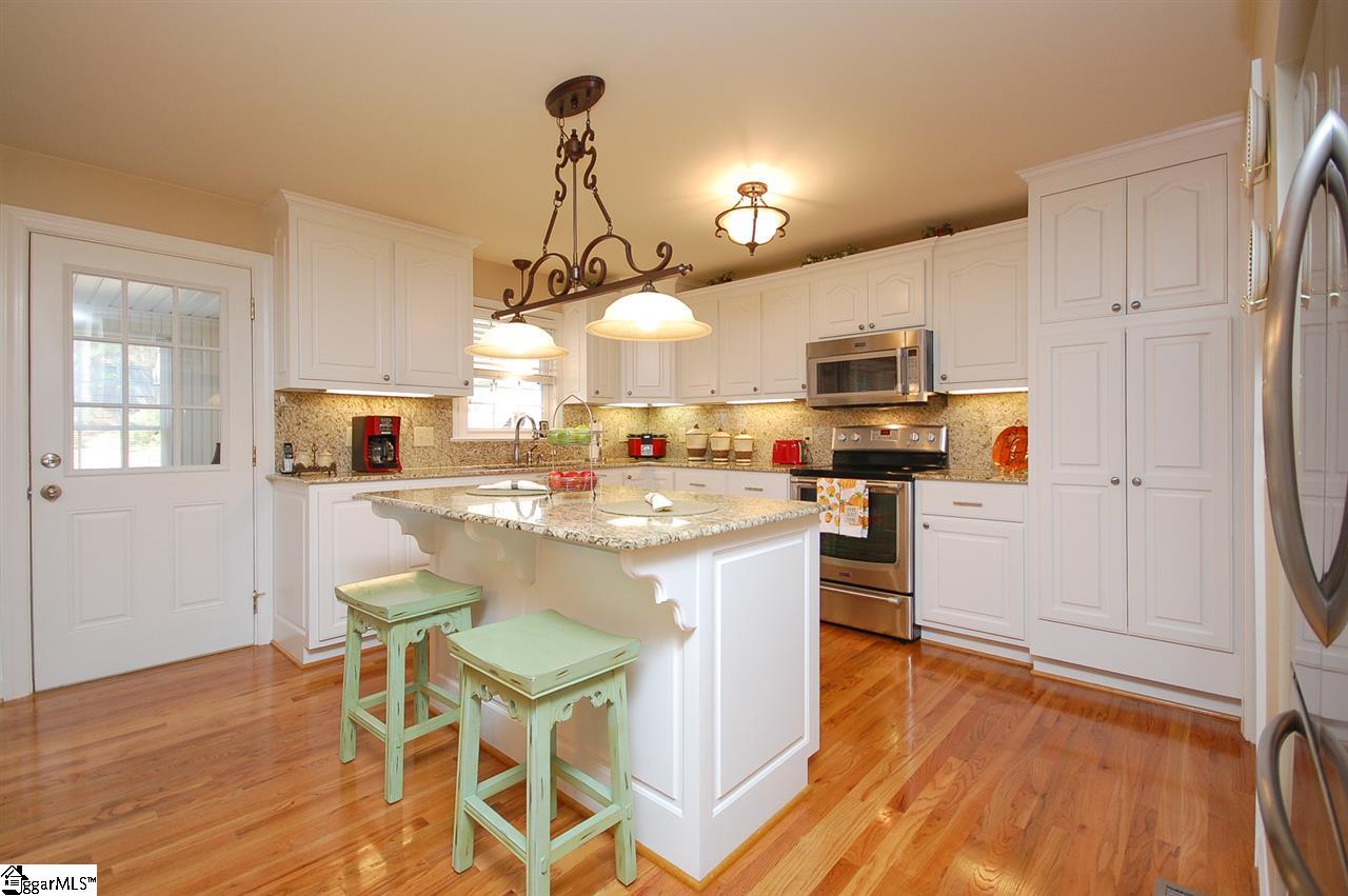 495 Woodside Road Simpsonville, SC 29680 - Photo 4 of 36