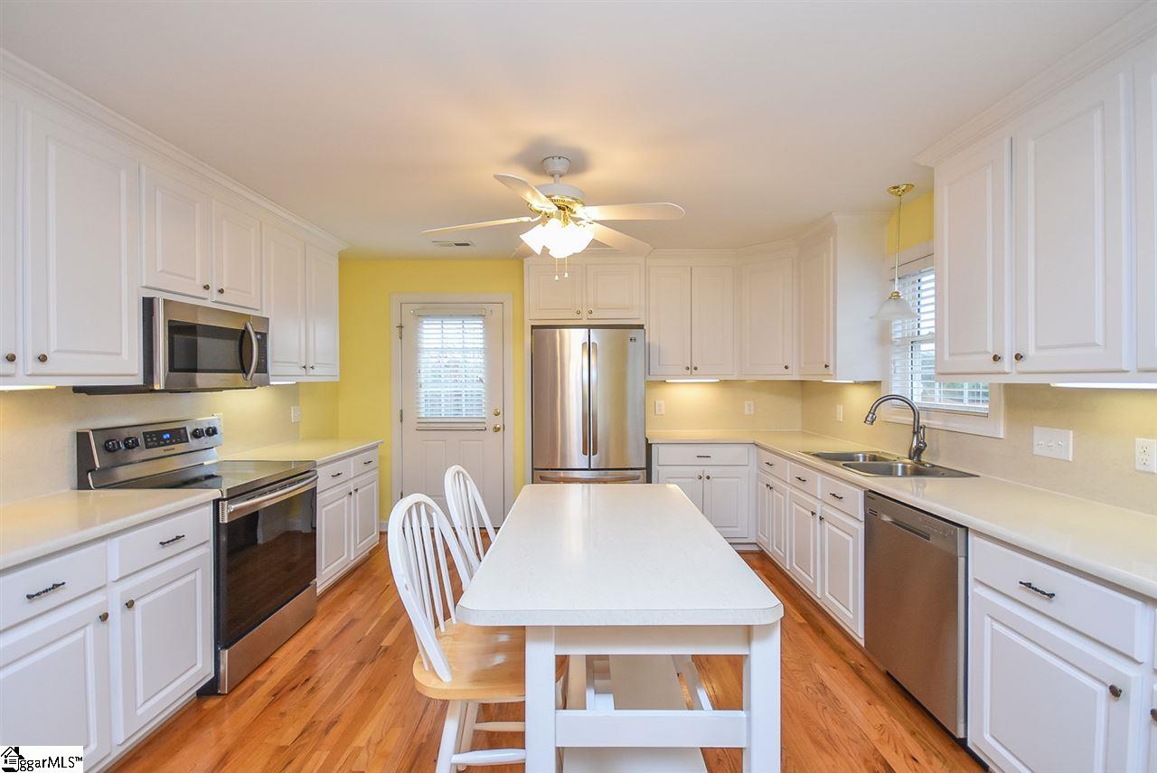 495 Woodside Road Simpsonville, SC 29680 - Photo 32 of 36 Bright Kitchen