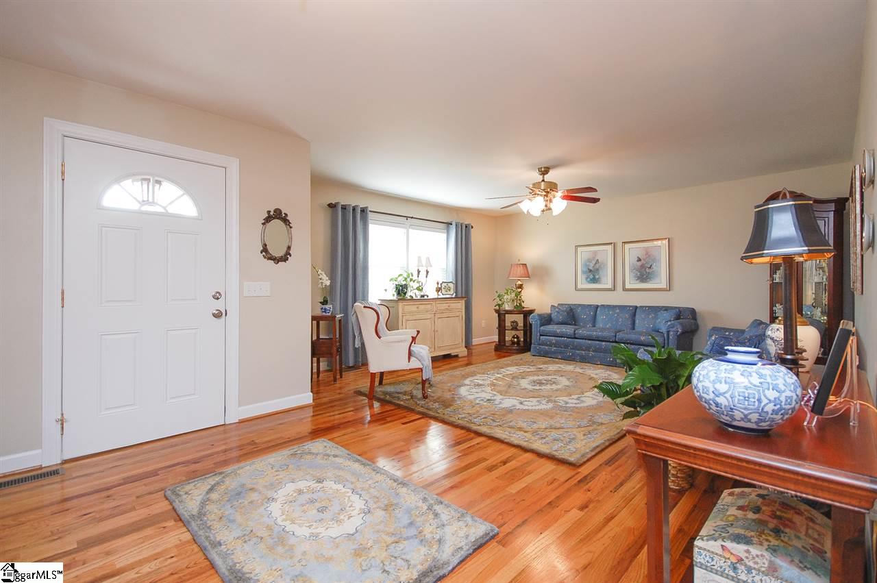 495 Woodside Road Simpsonville, SC 29680 - Photo 8 of 36