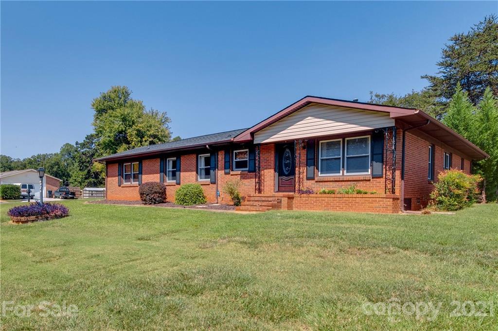 4101 Nevin Road Charlotte, NC 28269 - Photo 3 of 25 Gallery Image 3