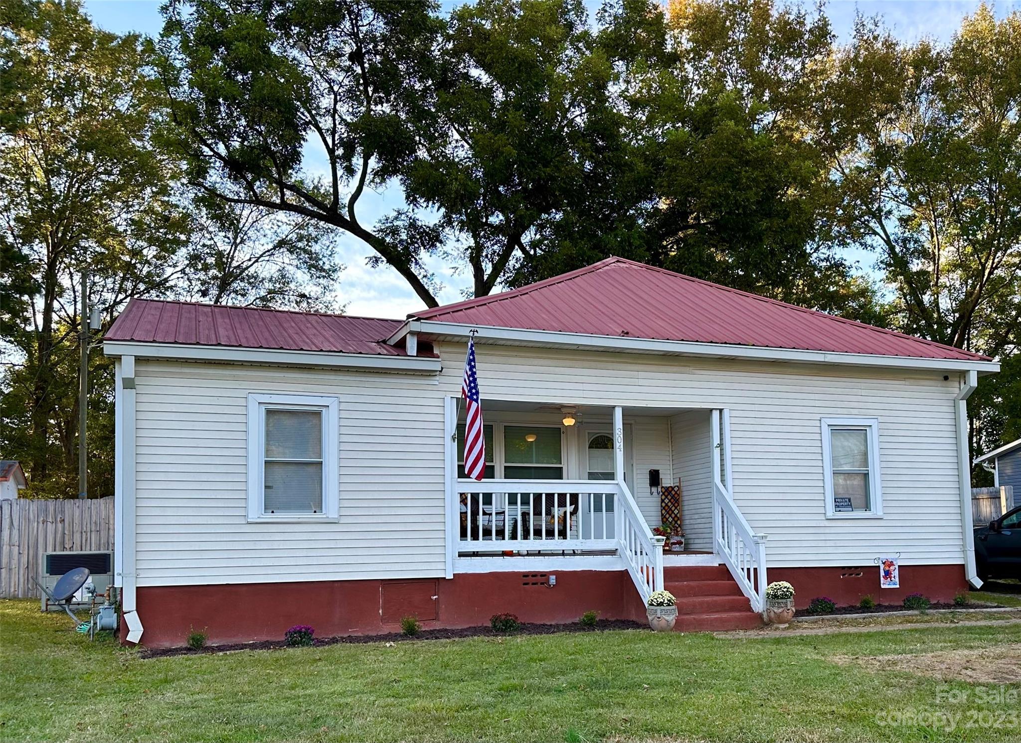 304 Walnut Street Clover, SC 29710 - Photo 1 of 30 Gallery Image 1