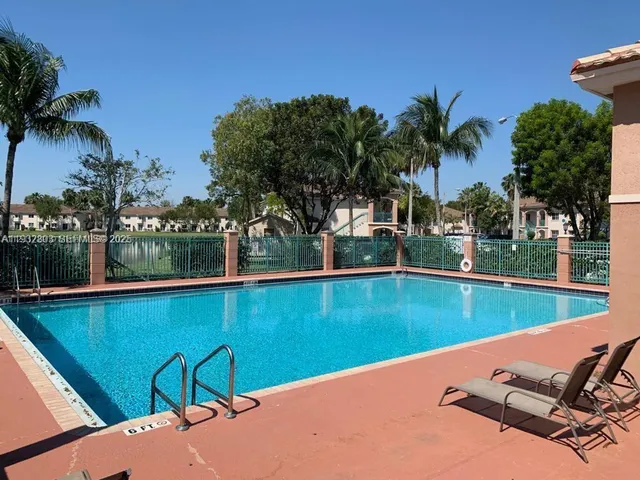 $175,000 | 2920 Southeast 13th Road, Unit 20245, Homestead, FL 33035