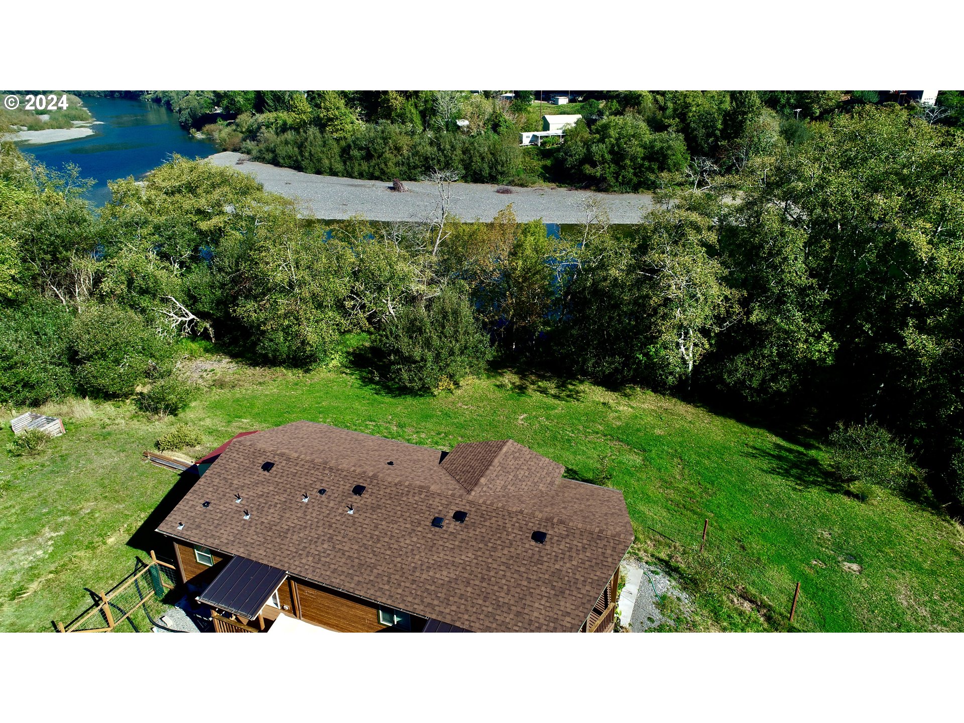 98431 South Bank Chetco River Road Brookings, OR 97415 - Photo 13 of 36