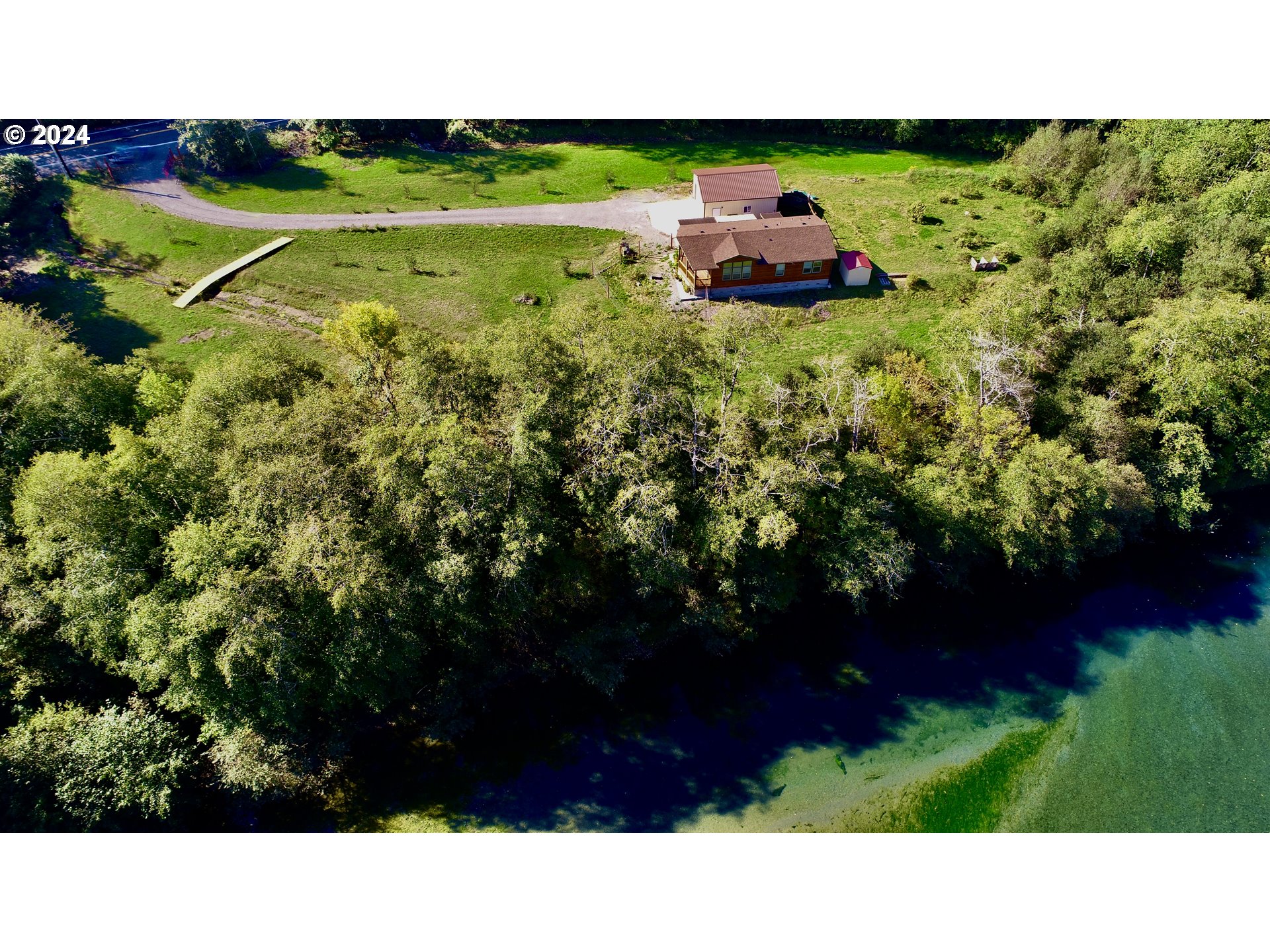 98431 South Bank Chetco River Road Brookings, OR 97415 - Photo 10 of 36