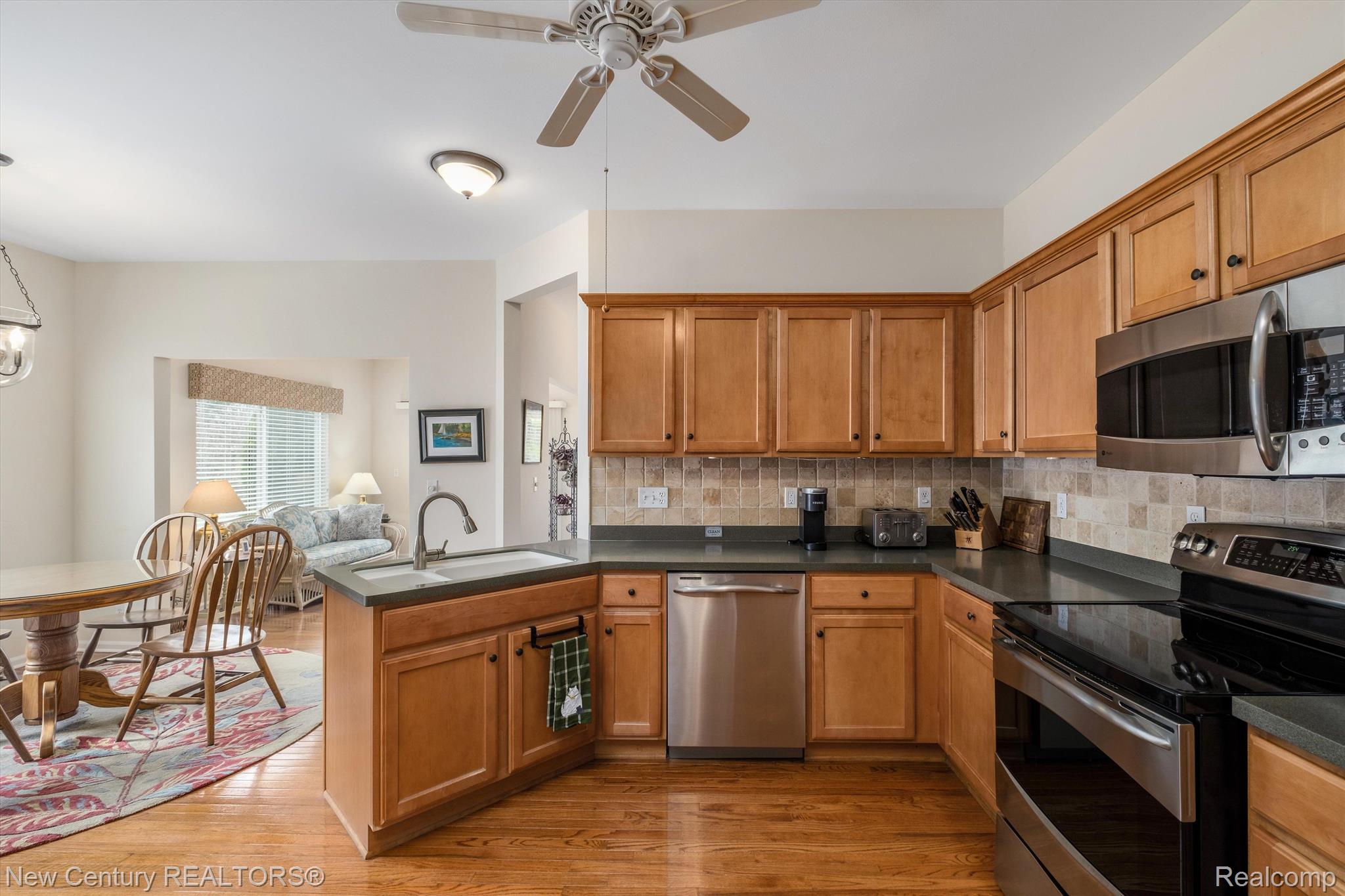 2164 Lagoon Drive Rochester, MI 48309 - Photo 17 of 48 Gallery Image 17