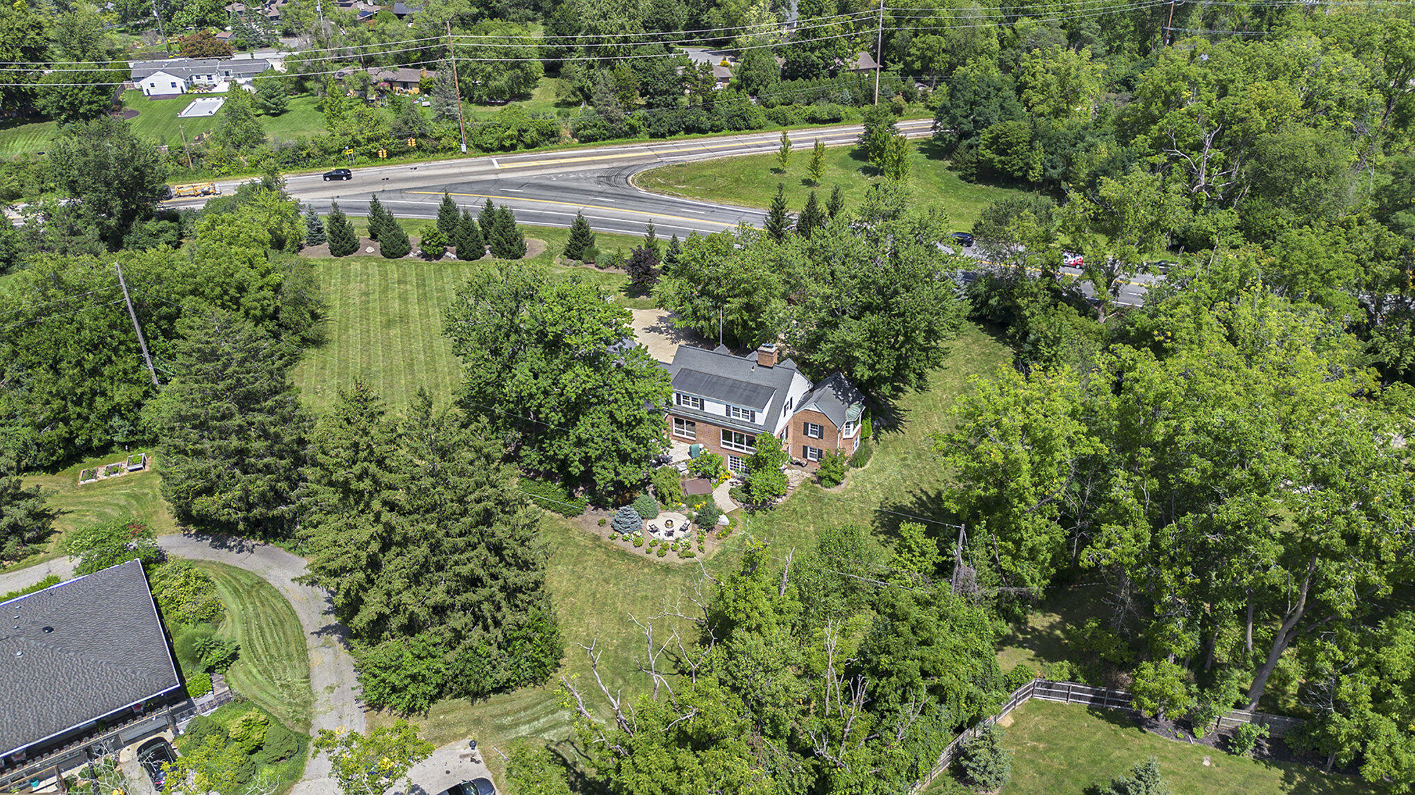 2500 Cascade Road Southeast Grand Rapids, MI 49506 - Photo 45 of 49 dji_0252