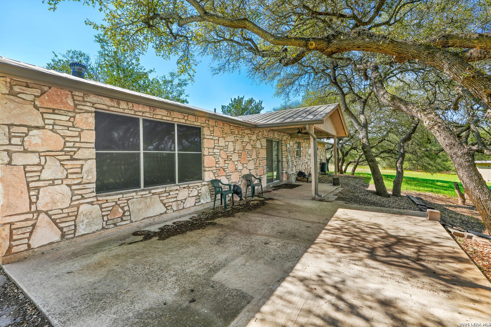 101 Diamond J Road South Pipe Creek, TX 78063 - Photo 6 of 32