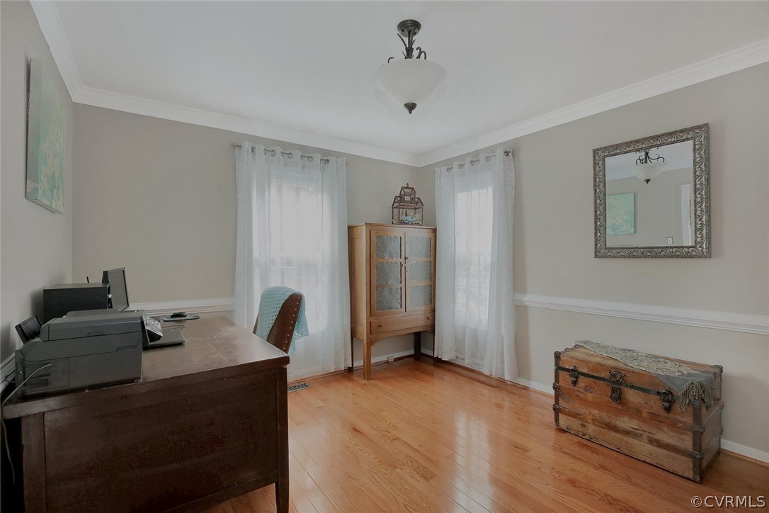 5717 Laurel Trail Road Midlothian, VA 23112 - Photo 7 of 28 a living room with furniture and a window