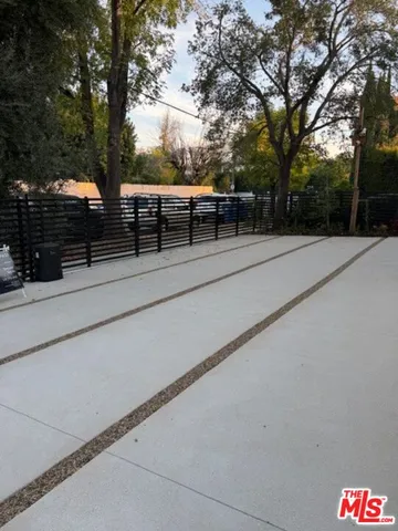 $5,300 | 5191-5191 Lindley Avenue, Tarzana, CA 91356