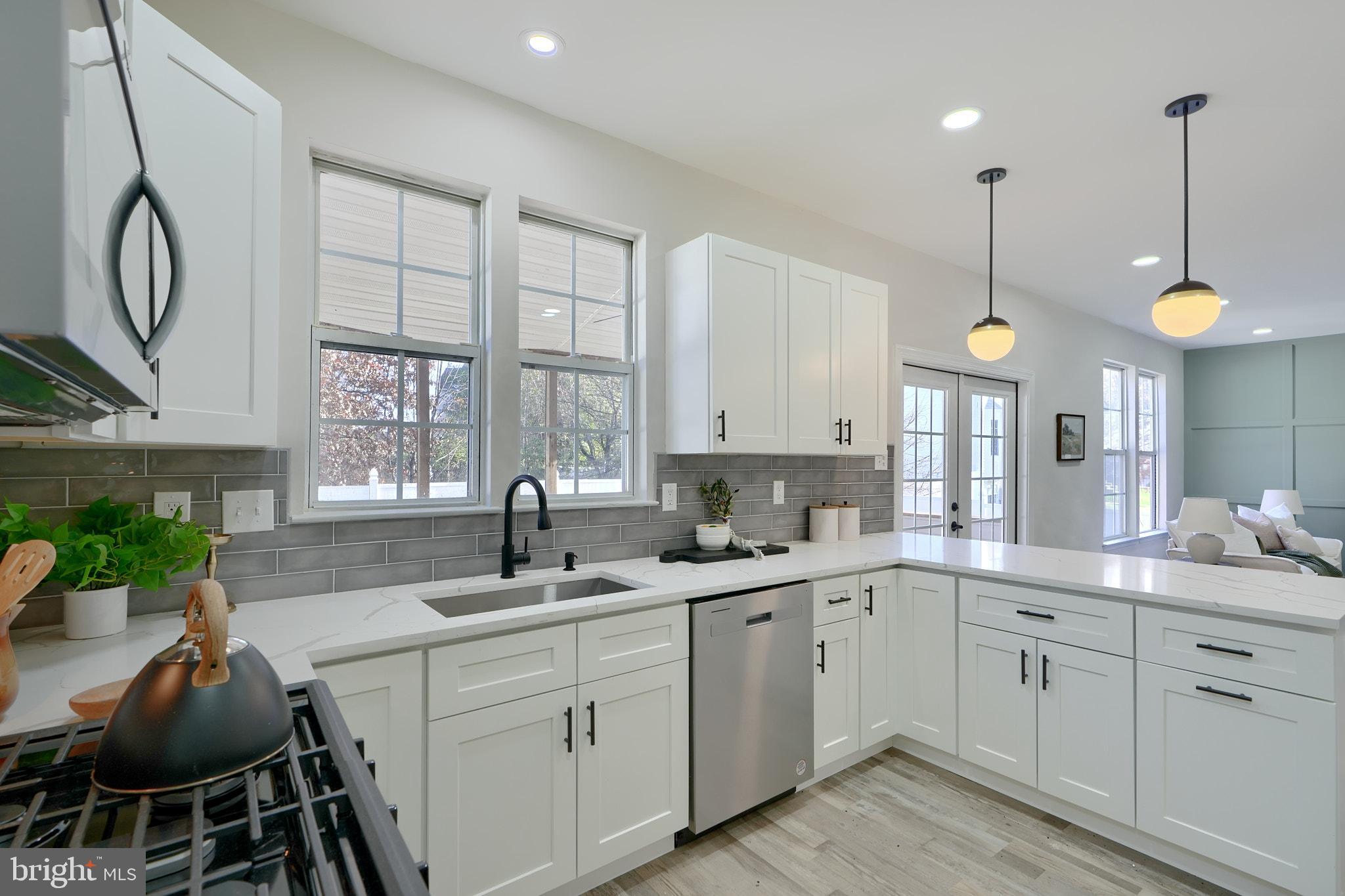 2801 Claybrooke Drive Windsor Mill, MD 21244 - Photo 27 of 63 Custom backsplash