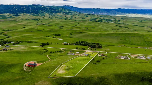 $795,000 | 3621 Us Hwy 87, Banner, WY 82832