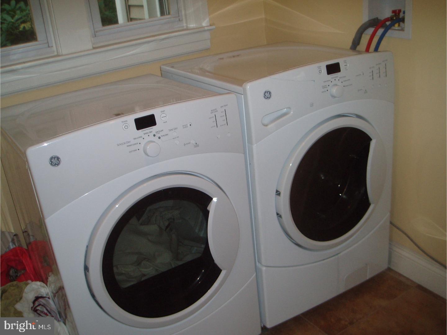 1052 Edinburg Road Hamilton, NJ 08690 - Photo 15 of 23 Laundry Room