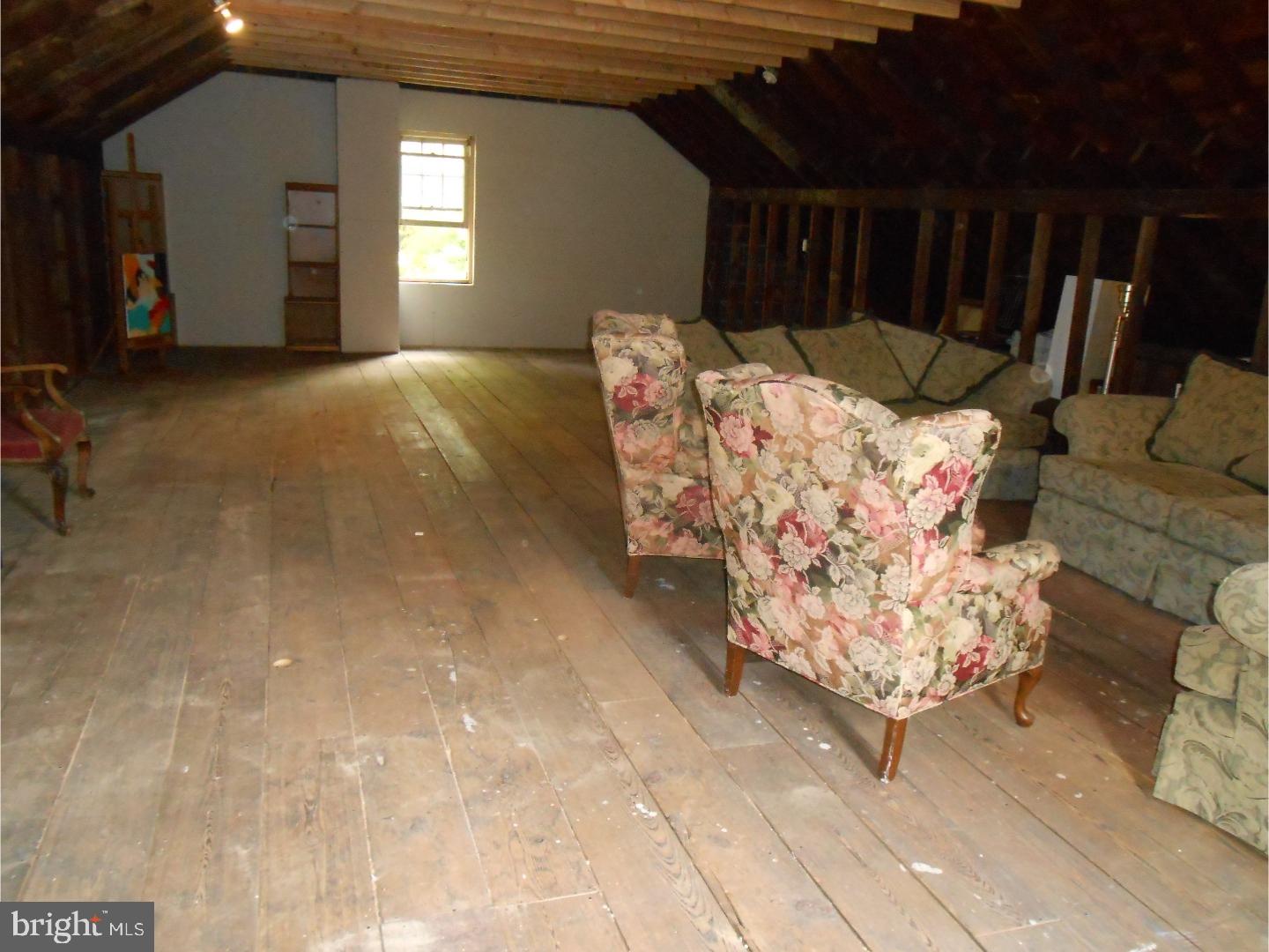 1052 Edinburg Road Hamilton, NJ 08690 - Photo 21 of 23 Loft