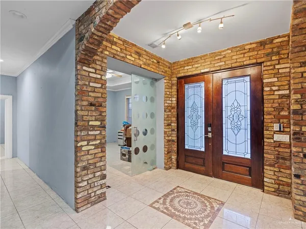 workspace with wooden floor and a carpet