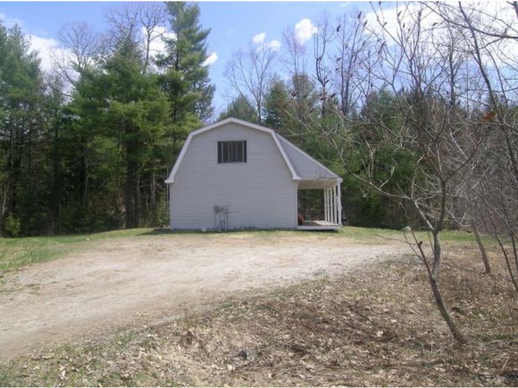 82 Cambridgeport Road Rockingham, VT 05143 - Photo 4 of 19
