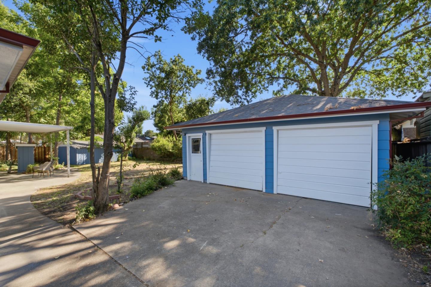 2111 Orchard Street Santa Rosa, CA 95404 - Photo 6 of 40