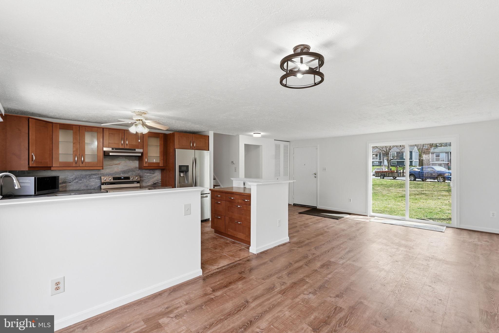 12302 Scotch Bonnet Court Reston, VA 20191 - Photo 4 of 40