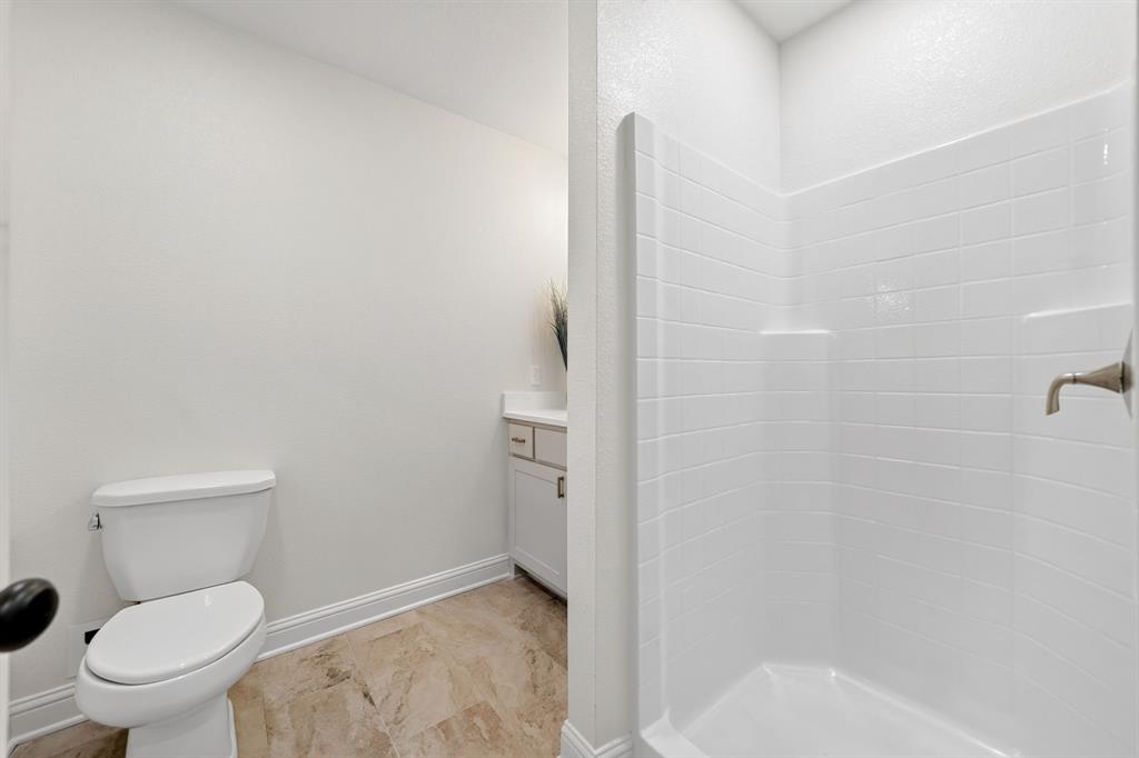 608 Bunny Rabbit Road Athens, TX 75751 - Photo 22 of 33 Bathroom