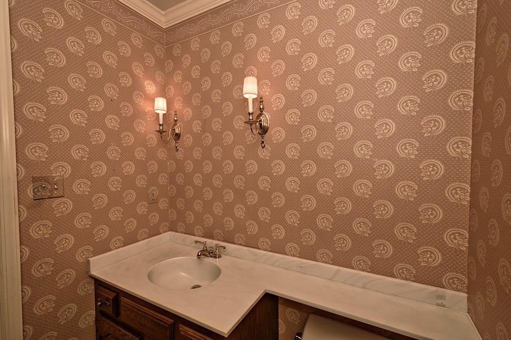 625 Twin Pine Road Pittsburgh, PA 15215 - Photo 13 of 25 Gallery Image 13
