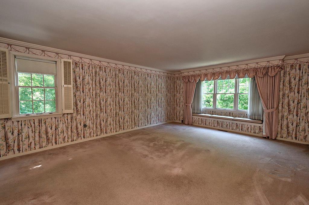 625 Twin Pine Road Pittsburgh, PA 15215 - Photo 14 of 25 Master Bedroom with window seat, walk in closet and large bathroom