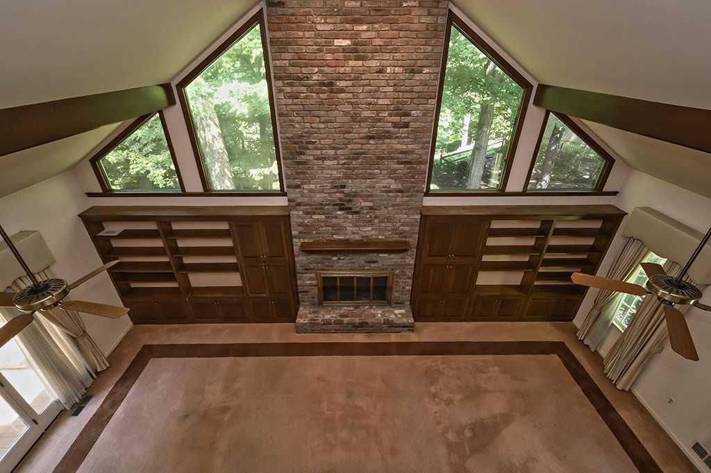 625 Twin Pine Road Pittsburgh, PA 15215 - Photo 9 of 25 Stunning vaulted ceiling family room