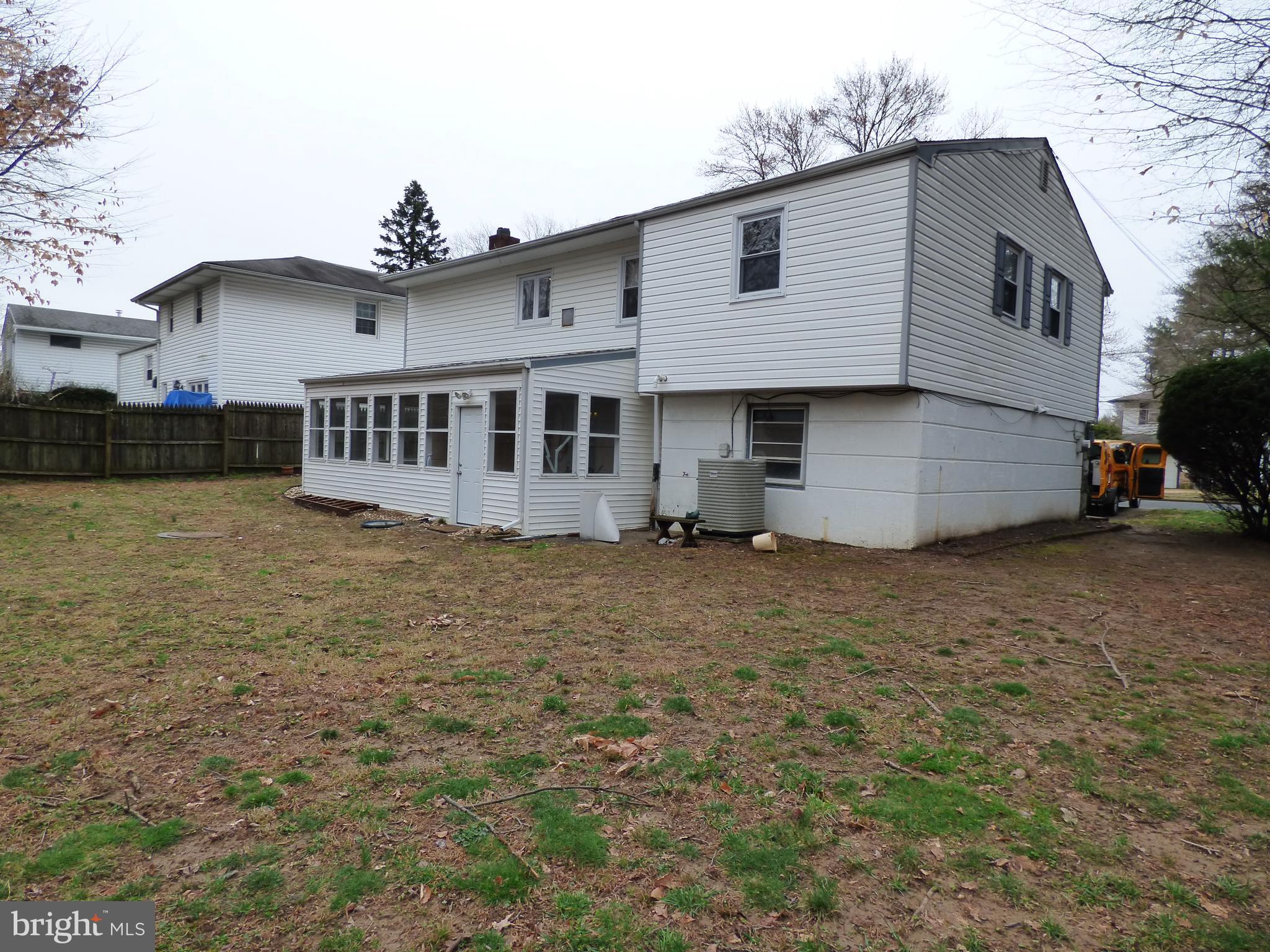 572 Remsen Road Philadelphia, PA 19115 - Photo 2 of 32 Back