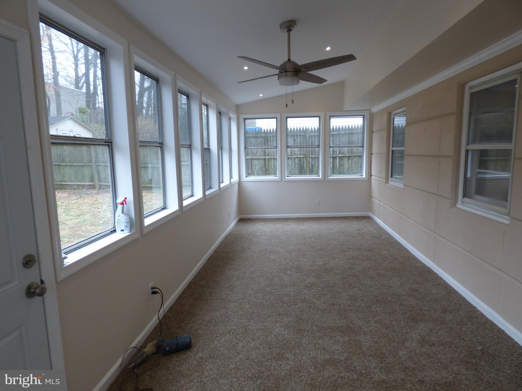 572 Remsen Road Philadelphia, PA 19115 - Photo 19 of 32 Sunroom