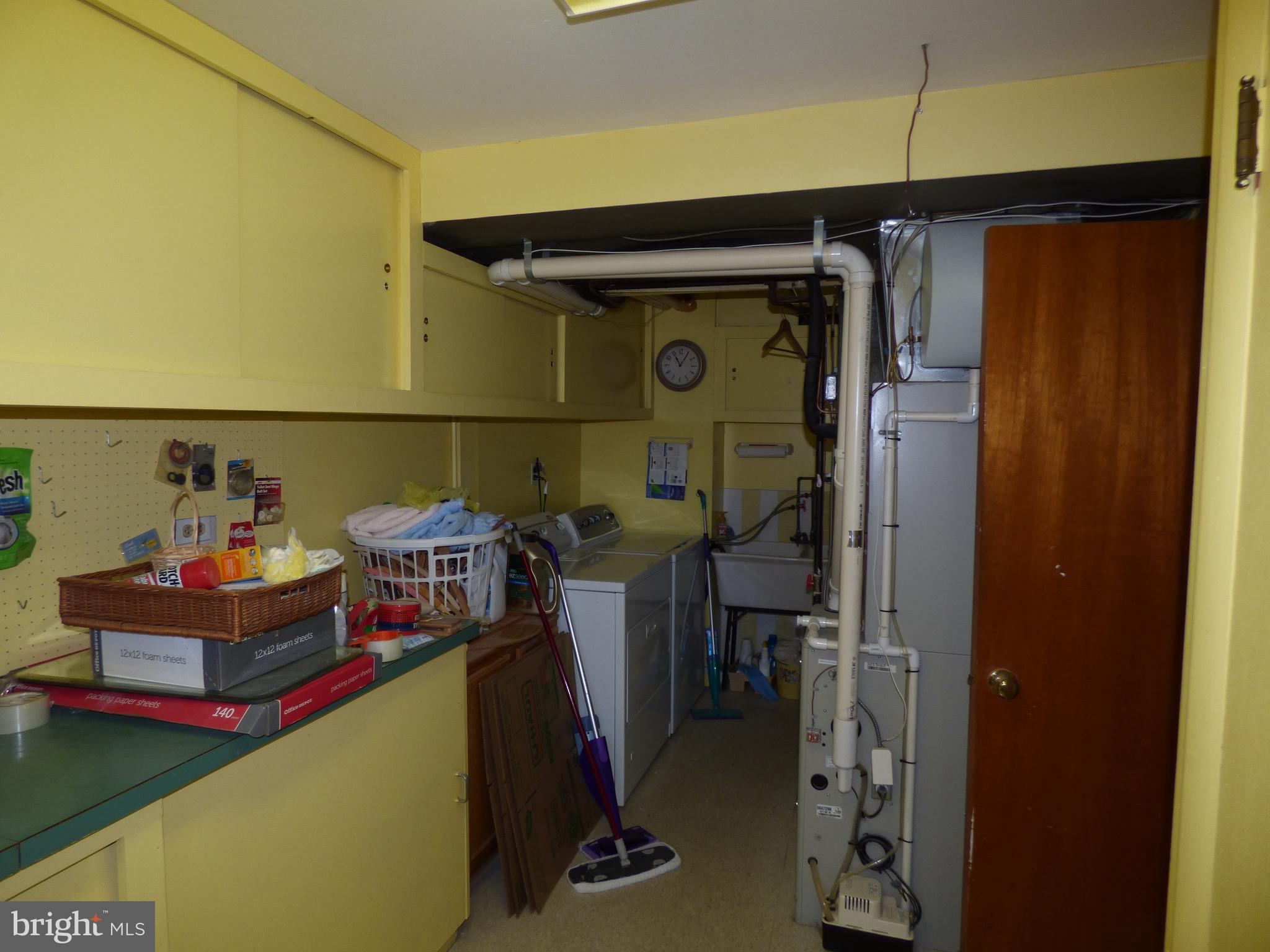572 Remsen Road Philadelphia, PA 19115 - Photo 22 of 32 Utility Laundry