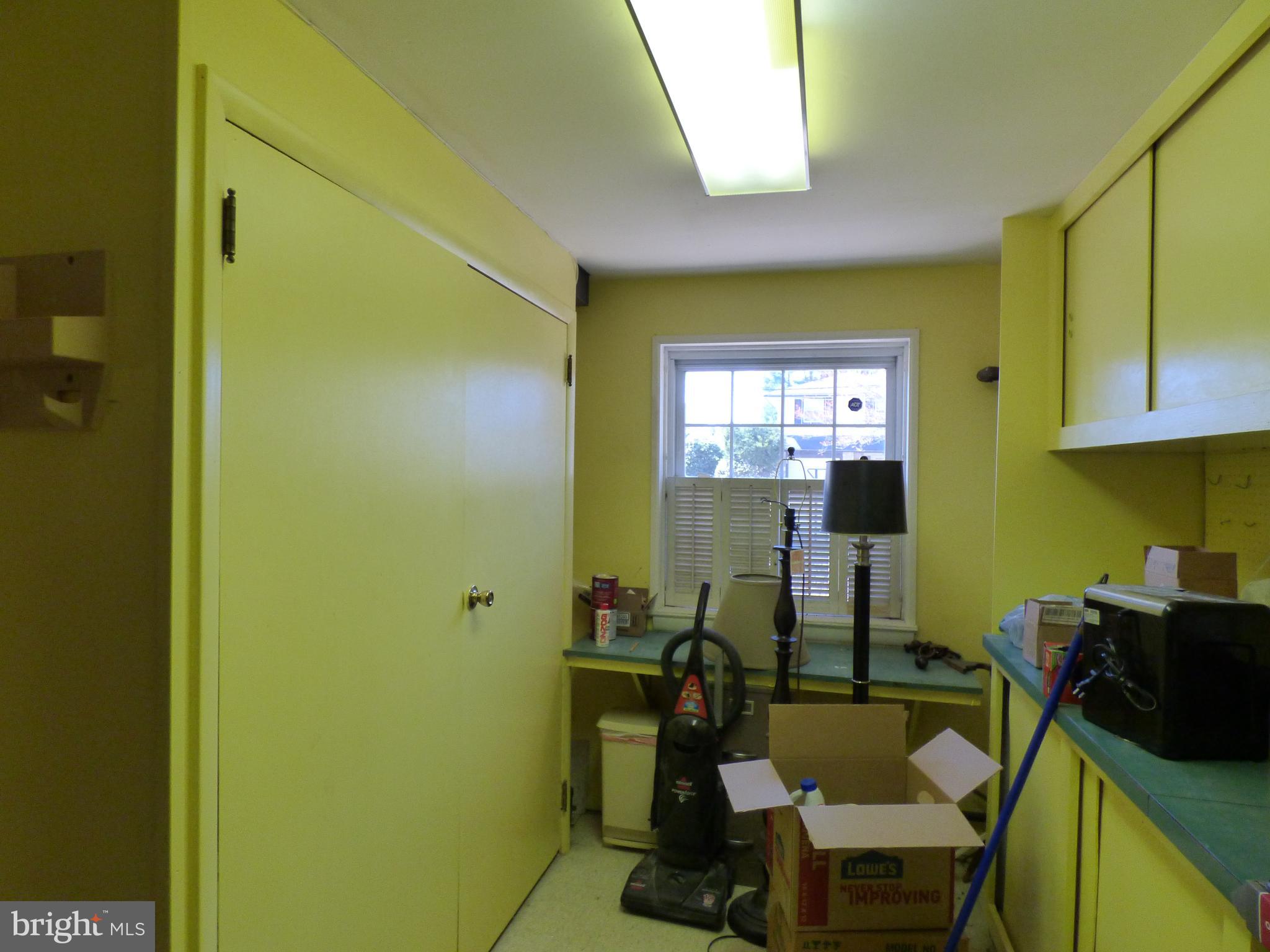 572 Remsen Road Philadelphia, PA 19115 - Photo 23 of 32 Cedar Closet