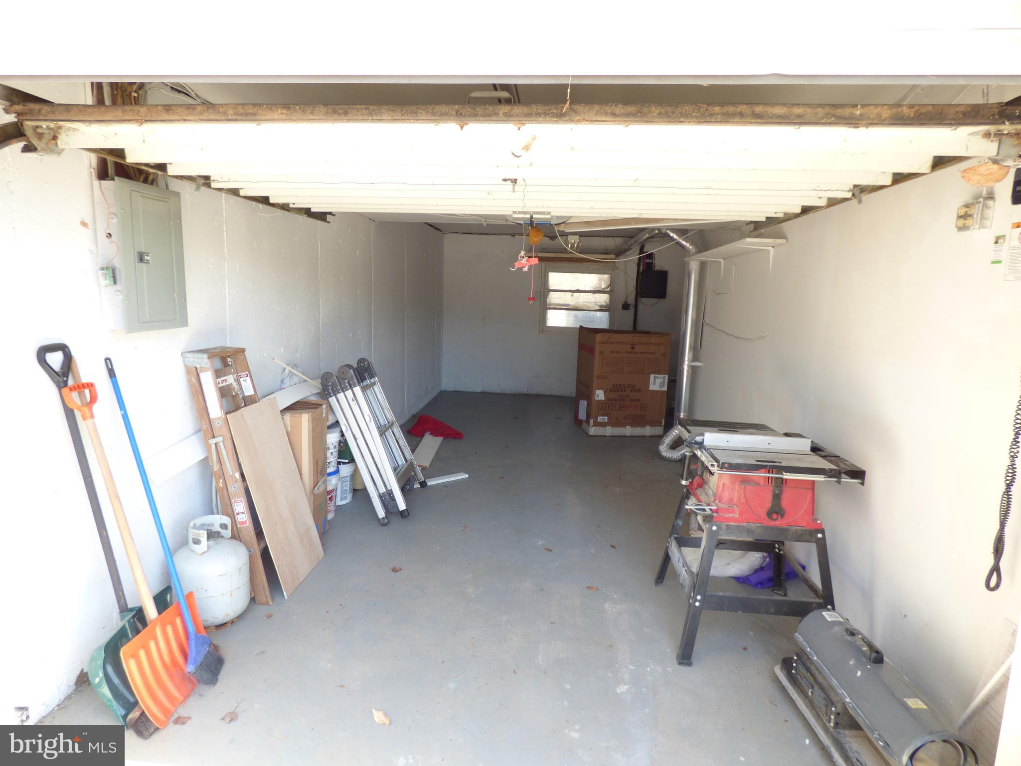 572 Remsen Road Philadelphia, PA 19115 - Photo 31 of 32 Garage