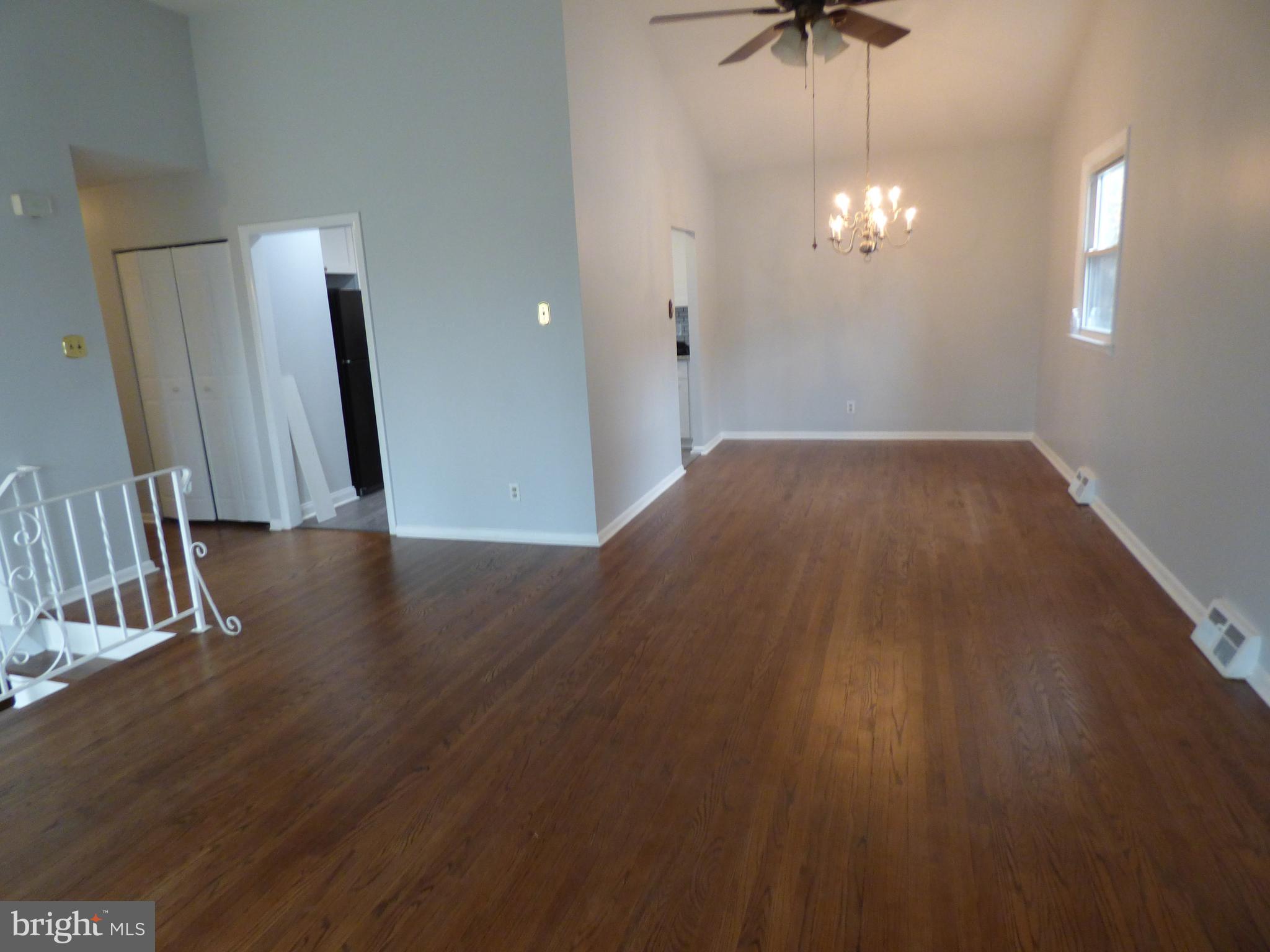 572 Remsen Road Philadelphia, PA 19115 - Photo 5 of 32 Living to DIning