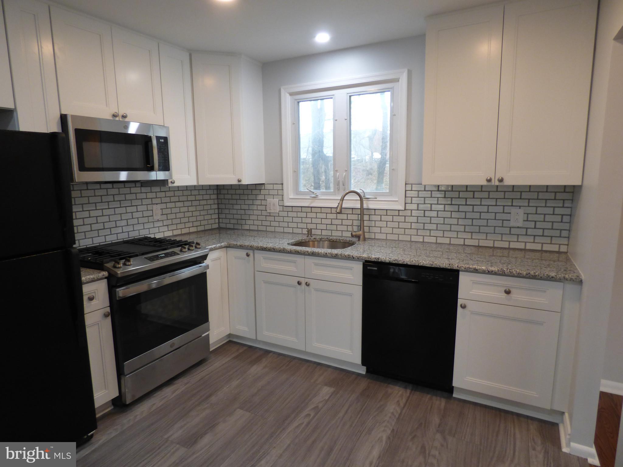 572 Remsen Road Philadelphia, PA 19115 - Photo 8 of 32 Kitchen