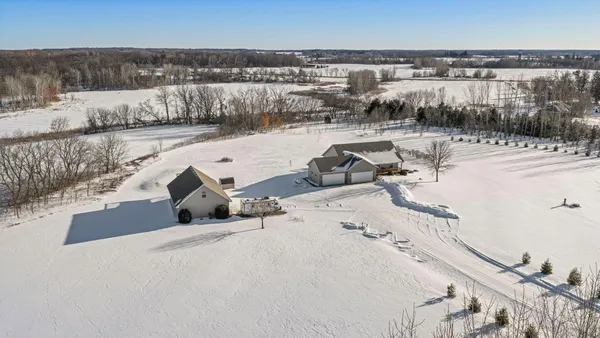 $660,000 | 35219 Isetta Trail Northeast, Cambridge, MN 55008
