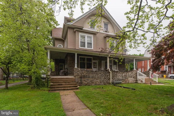$1,450 | 120 Walnut Avenue, Unit 3, Ardmore, PA 19003