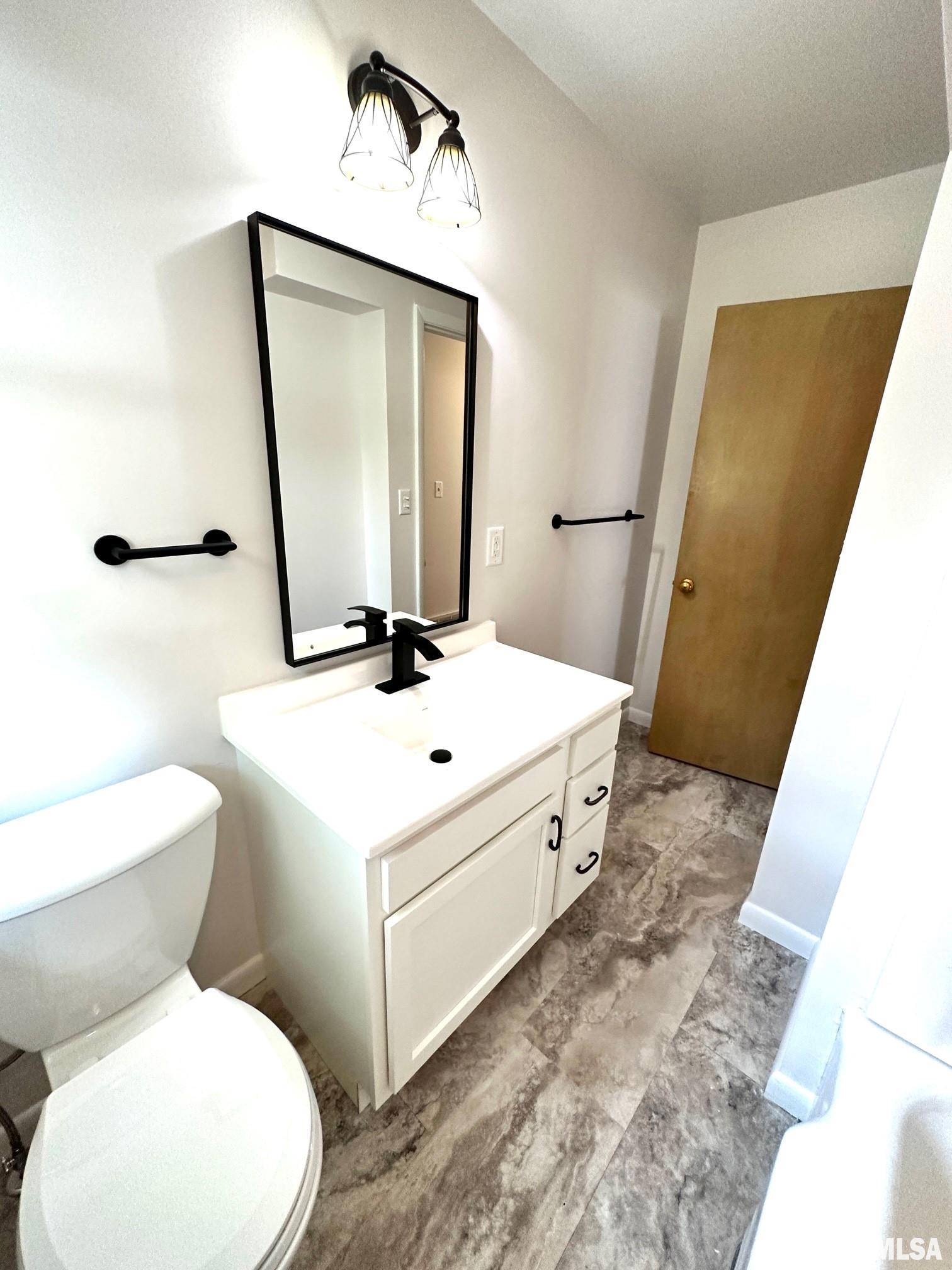 2318 Huntington Road Springfield, IL 62703 - Photo 13 of 25